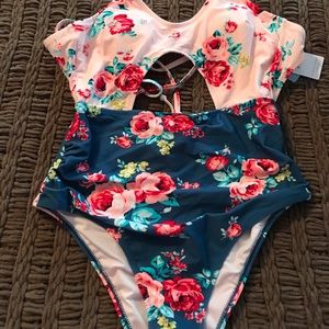 Cupshe navy&pink with flowers one piece, size med